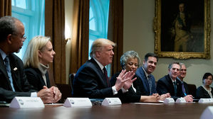 트럼프, 중미 3개국에 원조 중단 위협&hellip;"캐러밴 막아라"