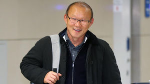 박항서 감독 출국&hellip;"올림픽 1차 예선 통과에 집중"