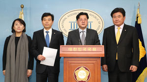 민주당 행안위 위원들 "매주 법안소위를"…한국당 보이콧 중단촉구