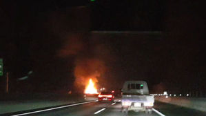 고속도로서 중앙분리대 충돌한 트럭에 불&hellip;운전자 숨져