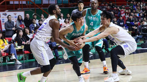 덴트몬&middot;허훈, 51점 합작&hellip;kt, KCC 3연패 빠뜨리고 완승