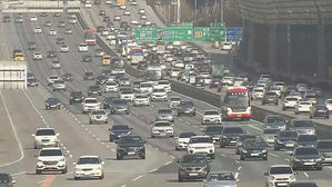 '부산→서울 8시간' 귀경길 정체 시작&hellip;오후 4시쯤 '절정'