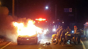 통영 해안도로에서 BMW 승용차 불…인명피해 없어