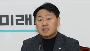 김관영 "정쟁에 호흡 잘 맞는 민주·한국당에 혀 내둘릴 지경"