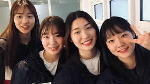 '리틀 팀킴' 세계선수권 1차전에서 최강 캐나다 제압