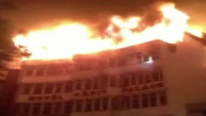 인도 뉴델리 3성급 호텔서 화재&hellip;"17명 이상 사망"