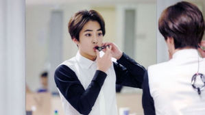 [SBS Star] EXO XIUMIN Makes His Fans Jealous with the Cutest Habit!