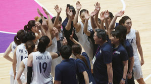 남북이 힘 합치는 여자농구, 12년 만에 올림픽 본선 무대 밟을까