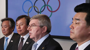 바흐 IOC 위원장, 서울&middot;평양 올림픽 추진에 "역사적 제안"