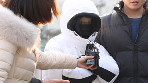 버닝썬 마약판매 의혹 '애나' 이틀째 경찰에&hellip;추행 고소인 신분