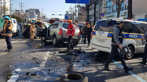 인천서 경찰 승합차-SUV 충돌&hellip;경찰관 등 2명 부상