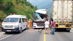 베트남서 한국 관광객 탄 버스 사고&hellip;11명 부상