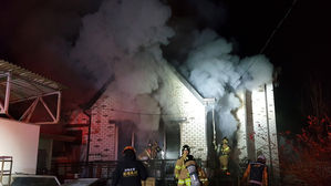 전기장판 추정 주택 화재로 일가족 1명 사망&middot;3명 부상