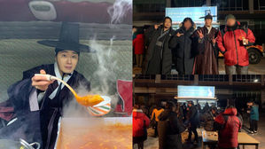 [SBS Star] Jung il Woo Cheers up 'Haechi' Staff & Cast with Delicious Treats!