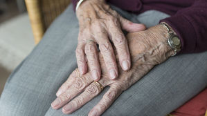 저출산&middot;고령사회 일본, 아동학대도 노인학대도 '사상 최다'