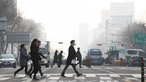 오늘도 미세먼지, 전국 대부분 '나쁨'&hellip;큰 일교차 주의