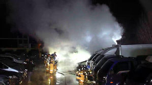 창원 중고차 매매상 불&hellip;차량 11대 불타 7천만 원 피해