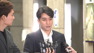 [SBS Star] VIDEO: SEUNGRI Completes Police Questioning
