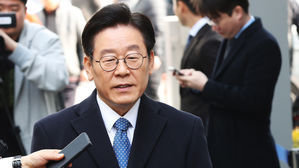 이재명 법원 출석…"형님 정신질환 두고 벌어진 다툼 안타깝다"