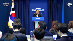 靑 "북미 완전한 합의 못 해 아쉬워&hellip;활발한 대화 지속 기대"