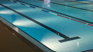 인천 실내수영장서 수영하던 50대 의식 잃고 숨져