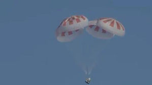 스페이스X 유인캡슐, 지구로 성공적 귀환&hellip;대서양에 안착
