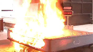 '유독가스 주범' 매트리스&hellip;문제는 느슨한 방염처리 규정