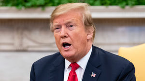 트럼프, 특검 언급 없이 "굿모닝"&hellip;주변엔 "머리 위 구름 걷혀"