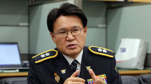 황운하 대전경찰청장 "김기현 측근 비리 무혐의 예견된 일"