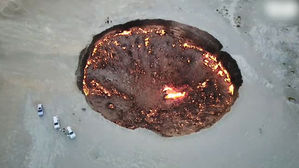 [뉴스딱] 50년째 불타오르네&hellip;'지옥의 문' 거대 불구덩이