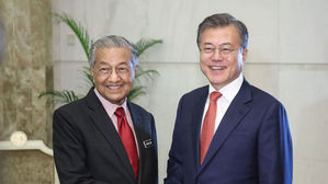 靑, 대통령 말레이시아 인사말 논란에 "작성 과정서 혼선"