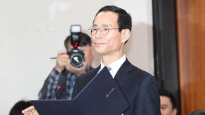 최정호 청문회&hellip;"투기전문가" vs "위법 아니나 국민 정서 위배"