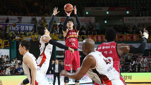 LG, 또 뒤집기&hellip;4쿼터 초반 11점 차 뒤집고 6강 PO 2연승