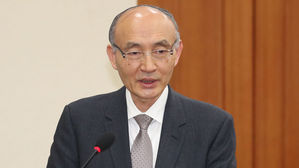 조동호 청문회, '외유 출장'&middot;'아들 호화유학' 의혹 난타전