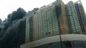 [제보] 하늘 뒤덮은 검은 연기&hellip;용인 성복역 공사장 화재