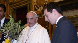 교황 "메시 경기 보는 것 즐겁지만 신은 아니야"