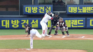 '불방망이' 두산, kt 꺾고 4연승&hellip;시즌 첫 단독 선두