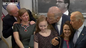 차기 미국 민주당 대선 유력주자의 나쁜 손 논란 총정리