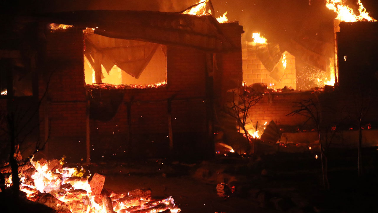 고성·속초 산불…잿더미가 된 마을 (사진=연합뉴스)