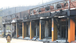 동해고속도로 옥계&middot;동해휴게소 매장에도 화재 피해