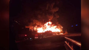 충북 건축 자재 공장서 화재&hellip;한때 수백 세대 정전