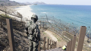 [취재파일] 軍 반대도, 절차도 무시한 'DMZ 둘레길'…뭐가 급했나