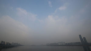 남부 짙은 안개, 건조특보 속 서해안&middot;동해안 강풍&hellip;미세먼지 '보통'