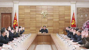 직접 입 뗀 김정은 "제재 혈안 적대세력, 심각한 타격 줘야"