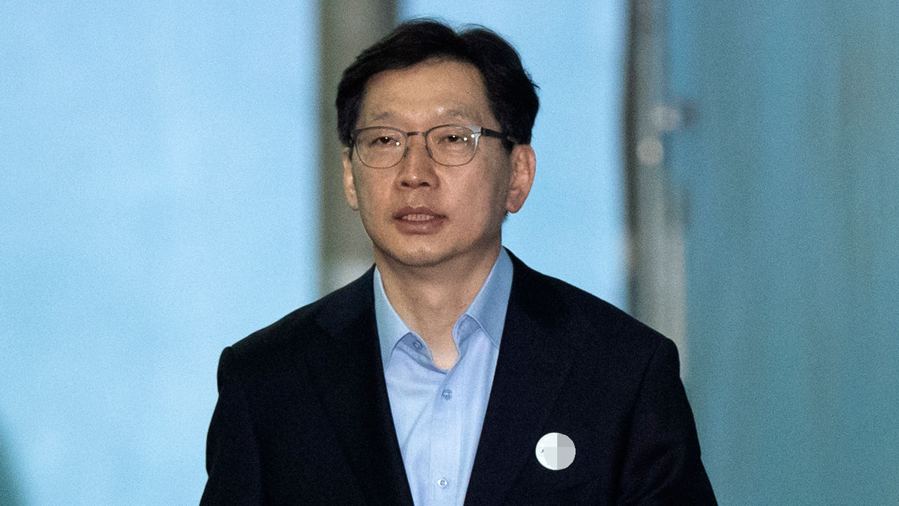 김경수, 항소심서 보석 허가…법정구속 77일 만에 석방