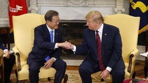 문 대통령 "대화모멘텀 유지&middot;3차 북미회담 희망 심는 게 중요"