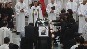 "영원한 안식을 주소서"&hellip;'치즈 개척자' 지정환 신부 장례미사