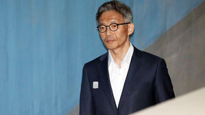 안태근 면직소송 2심 재판장 "수사 끝났다고 돈 봉투? 천박해"
