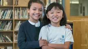 양손 없이 태어난 소녀, 미국 손글씨 대회 '감동의 우승'