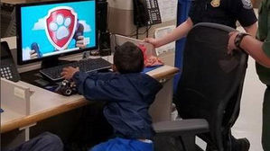 옥수수밭에 홀로 버려진 세 살배기&hellip;멕시코 국경 비극 언제까지